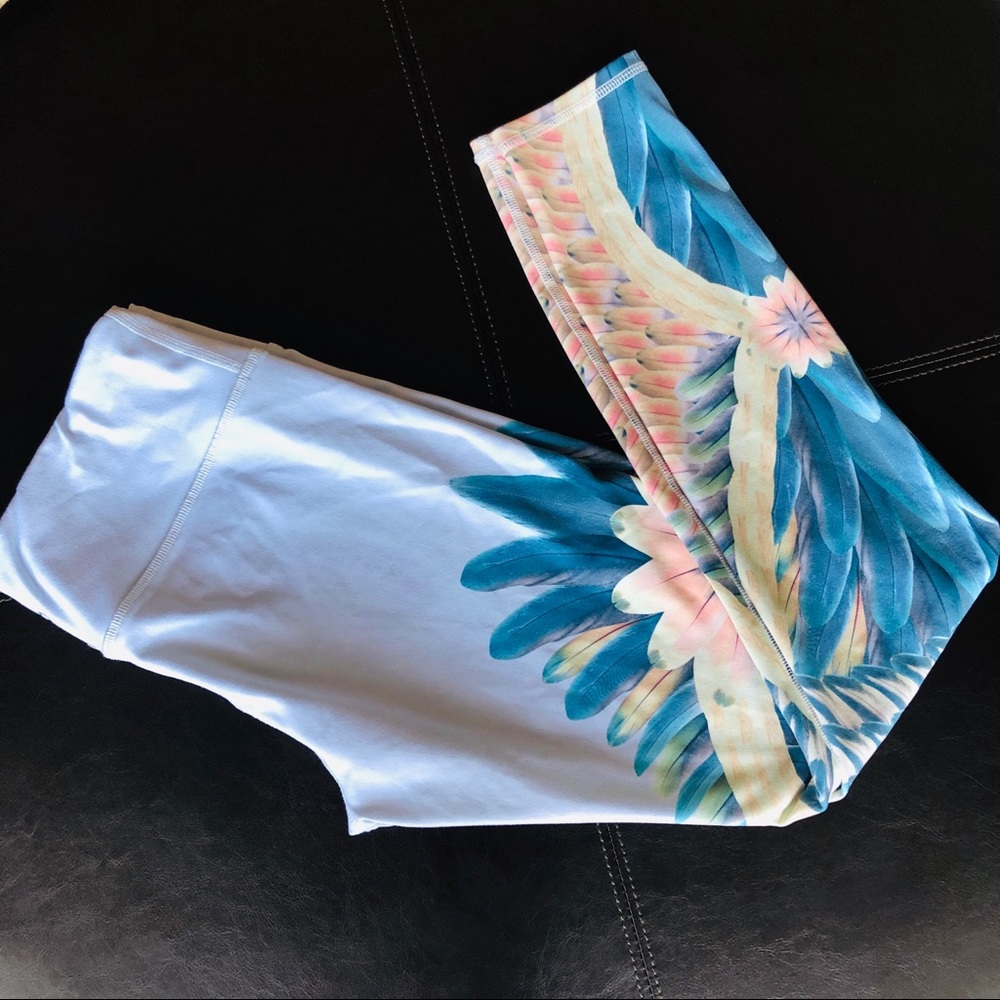 Alo Yoga blue eagle wings print size M